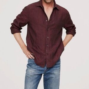 Banana Republic Men's Long Sleeve Button-Down Shirt in Maroon